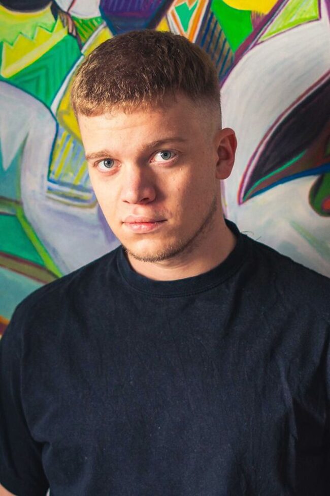 csm_NiklasBeecken__C_NN_550x825px_5fab51b395